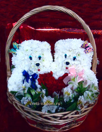 Игрушки из цветов / Игрушка из цветов "Влюбленные медведи"
