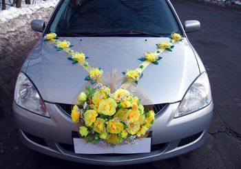 Свадебная флористика / Украшения для машин /  Украшение свадебной машины "Желтые розы"